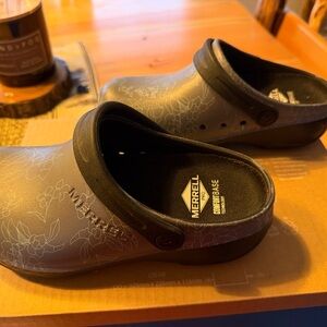 Merrell Black Gray Floral Slip-On Clogs